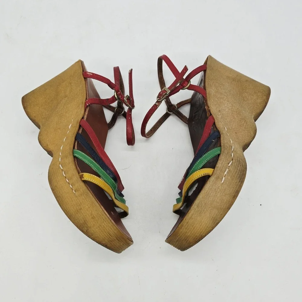 VTG 70s Famolare Sandals Womens 7.5 M Hi There Gum Sole Wave Wedge Italy Rainbow